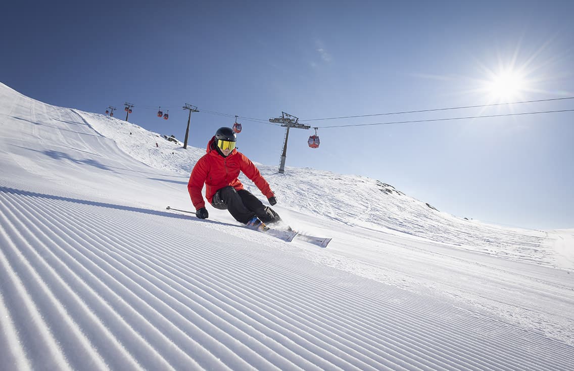 Global surf & ski trip website Surf & Snow trips website